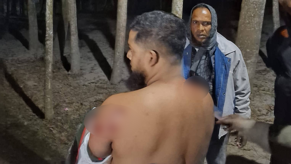 খুলনার রূপসায় মাছ ব্যবসায়ীকে দুর্বৃত্তদের গুলি, এলাকায় আতঙ্ক