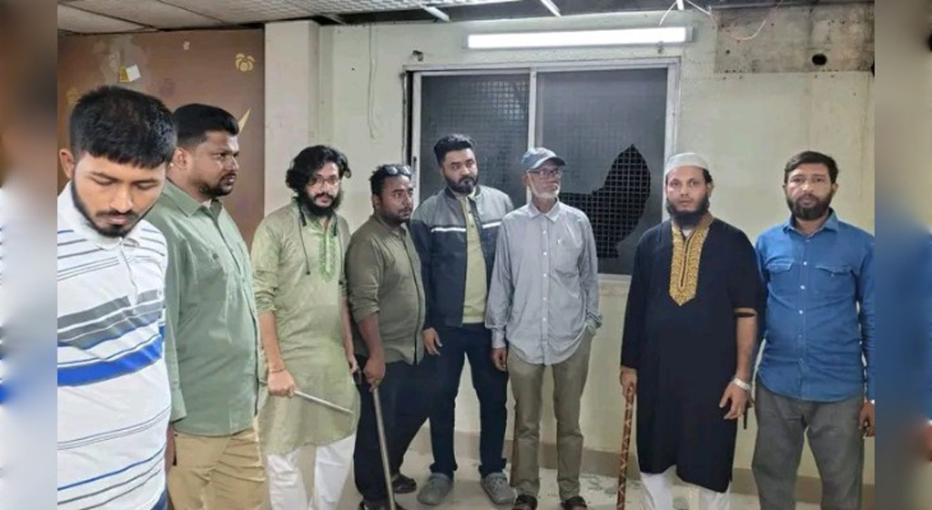 খুলনায় এনসিপি অফিস ভাঙচুর