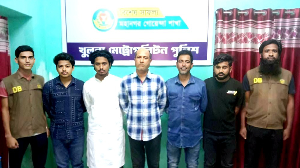 সমন্বয়ক পরিচয়ে ব্যবসায়ী অপহরণ: ৫ আসামিকে কারাফটকে জিজ্ঞাসাবাদের আদেশ