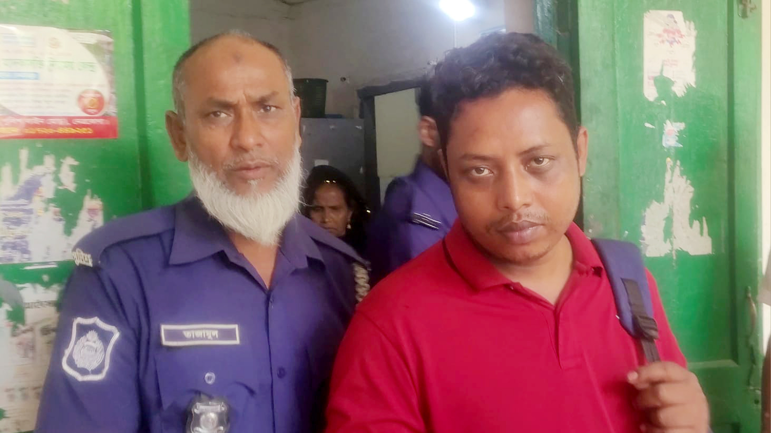 পারিবারিক কলহে স্ত্রীর হাত-পায়ের রগ কেটে দিলেন স্বামী