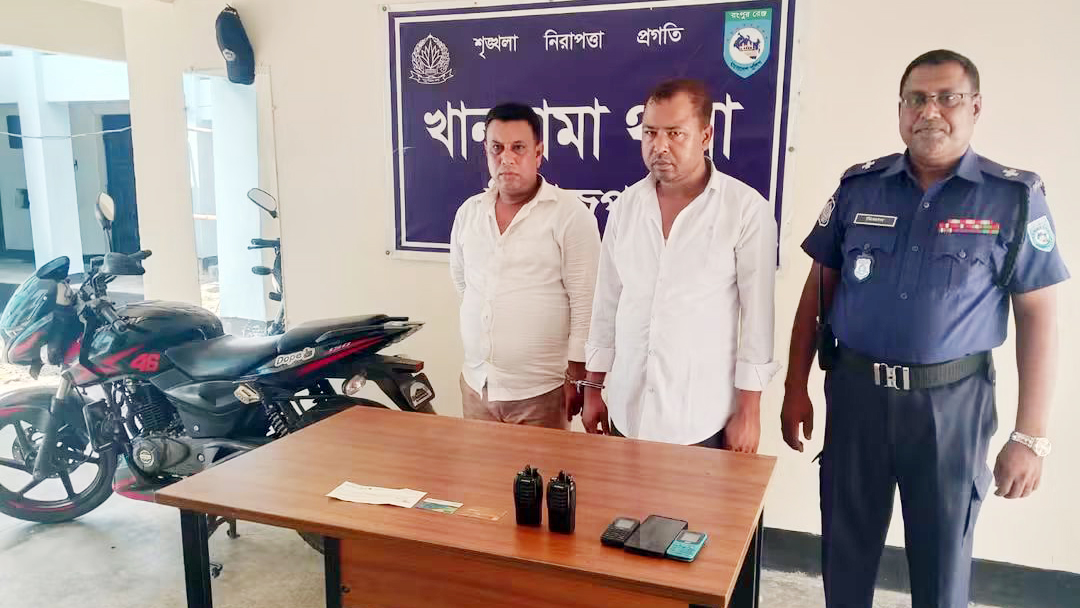 খানসামায় ডিবি পরিচয়ে প্রতারণার অভিযোগে ২ জন আটক