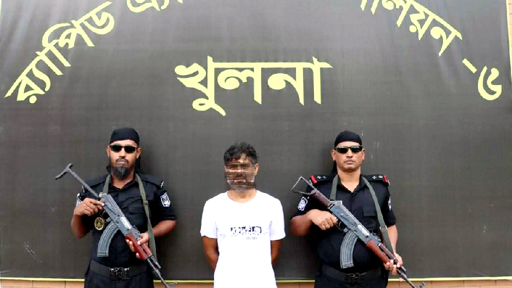 খুলনায় কিশোরীর বস্তাবন্দী লাশ: পলাতক বাবা গ্রেপ্তার