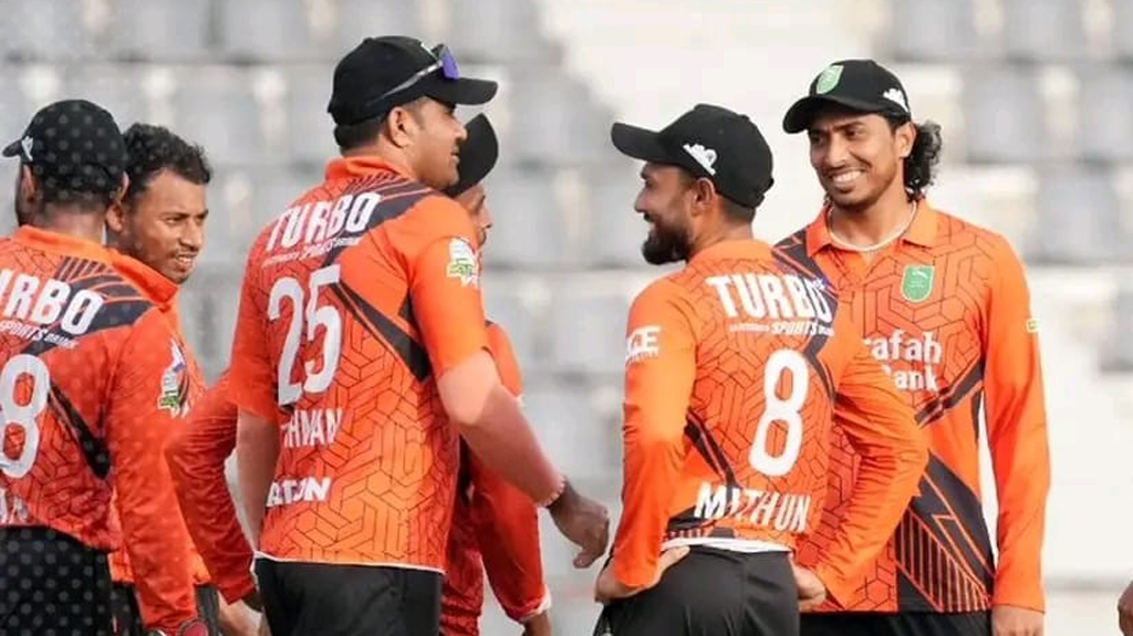 অভিষেক–নাহিদুলের ব্যাটে ফাইনালে খুলনা