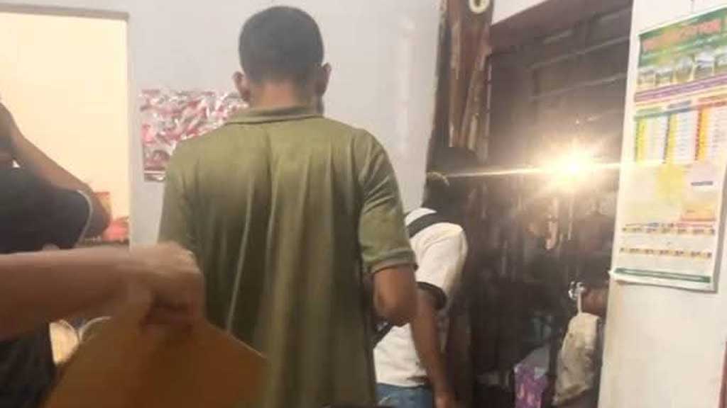খুলনায় বাসা থেকে নানি ও নাতির লাশ উদ্ধার