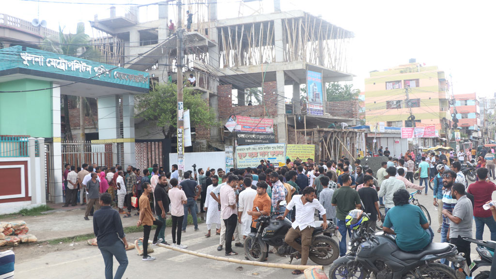 ২৪ ঘণ্টার মধ্যে কেএমপি কমিশনারকে অপসারণের দাবি বিএনপির