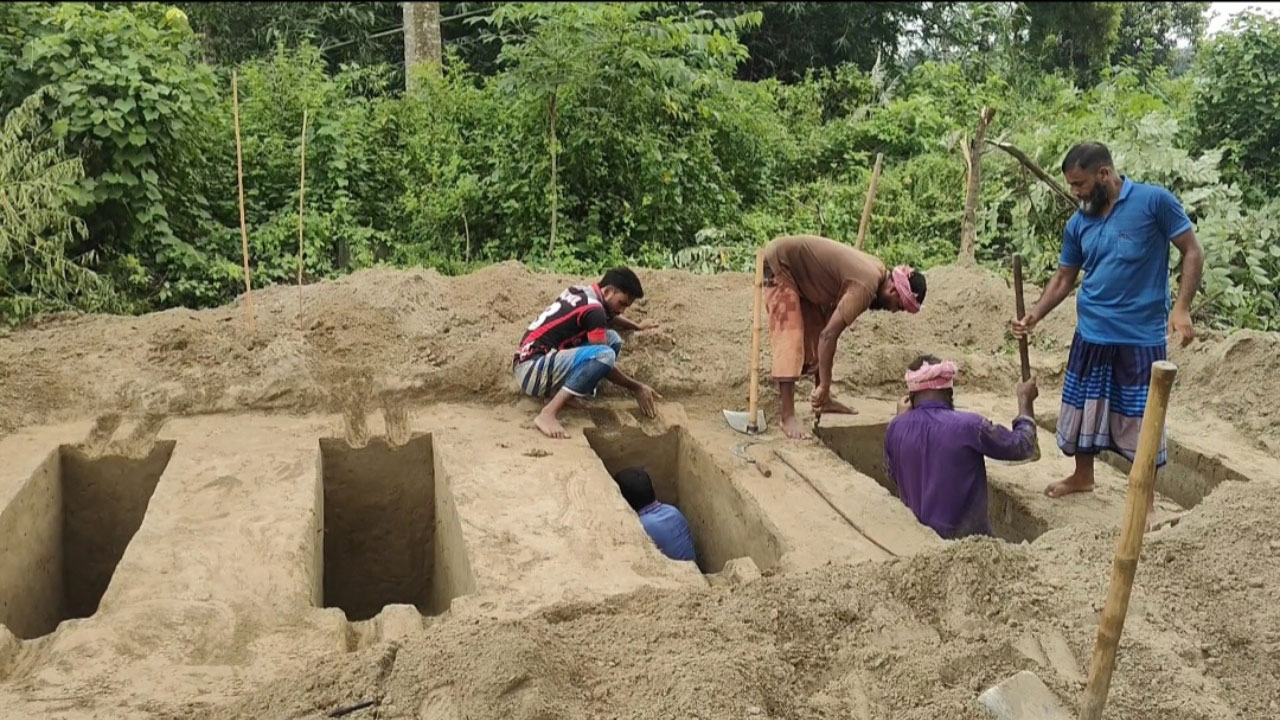 একে একে তলিয়ে গেল ৫ শিশু, পাশাপাশি কবরে দাফন