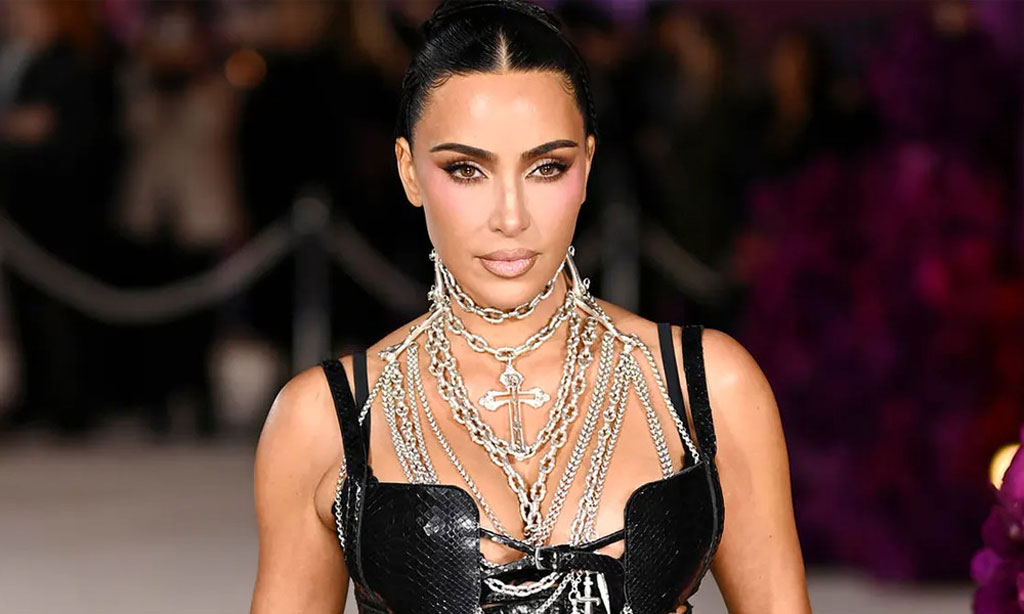 চাঁদে মানুষ যায়নি, কিম কারদাশিয়ানের এমন দাবির জবাব দিল নাসা