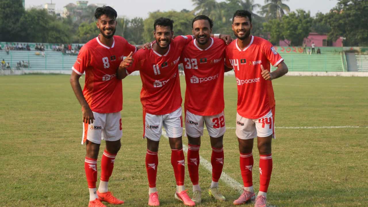 সাব্বিরের হ্যাটট্রিকে বসুন্ধরা কিংসের ‘সেভেন আপ’
