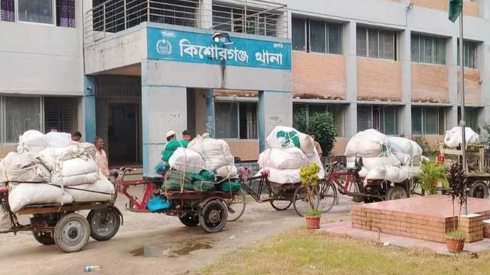 চায়না জাল তৈরির কারখানায় অভিযান, ৪১ লাখ টাকা মূল্যের জাল জব্দ