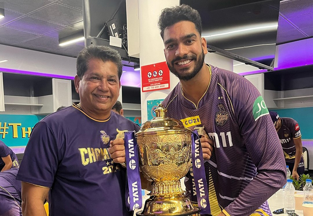 কলকাতার প্রধান কোচের দায়িত্ব ছাড়লেন ‘চান্দু’