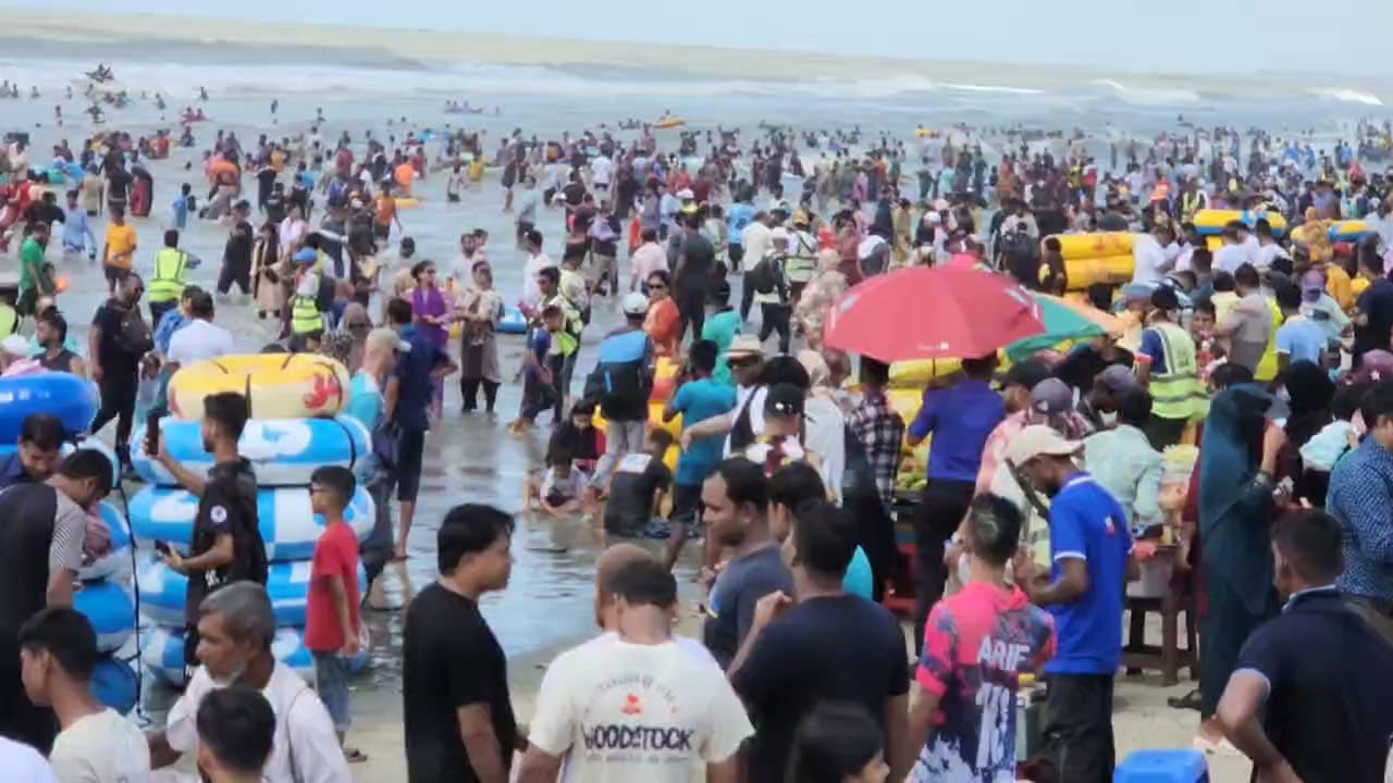 শিক্ষাপ্রতিষ্ঠান ও সরকারি ছুটিতে কক্সবাজারে পর্যটকদের ভিড়