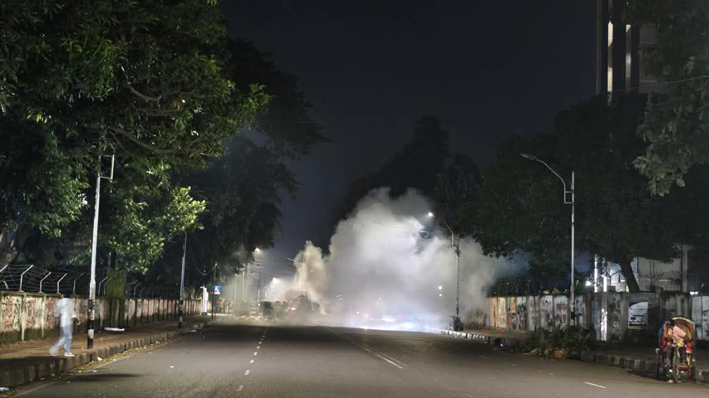 রাতে ঢাবির জগন্নাথ হলের পাশে ককটেল বিস্ফোরণ
