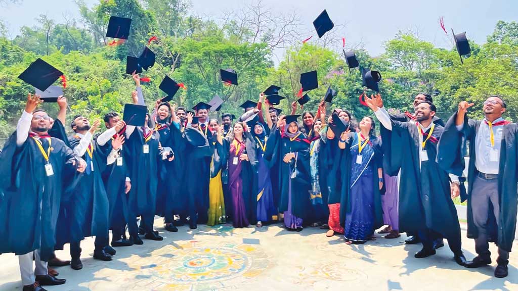 ২২ হাজার গ্র্যাজুয়েট এক মঞ্চে
