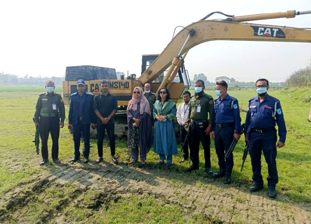 রায় অমান্য করে পুনরায় মাটি কাটার দায়ে ভেকু জব্দ