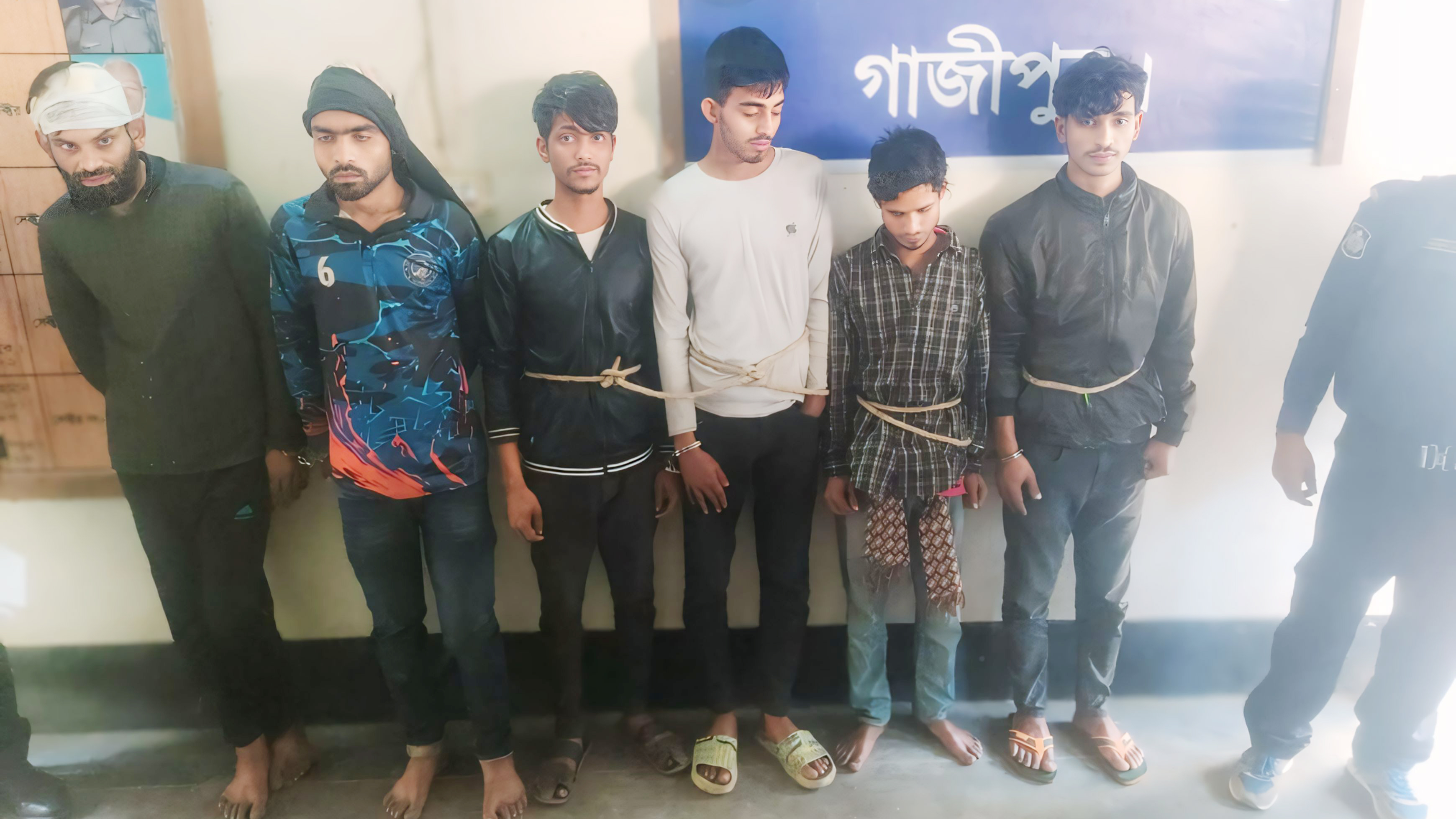 কালীগঞ্জে অপহৃত যুবক উদ্ধার, ‘সন্ত্রাসী’ মিঠুসহ গ্রেপ্তার ৪