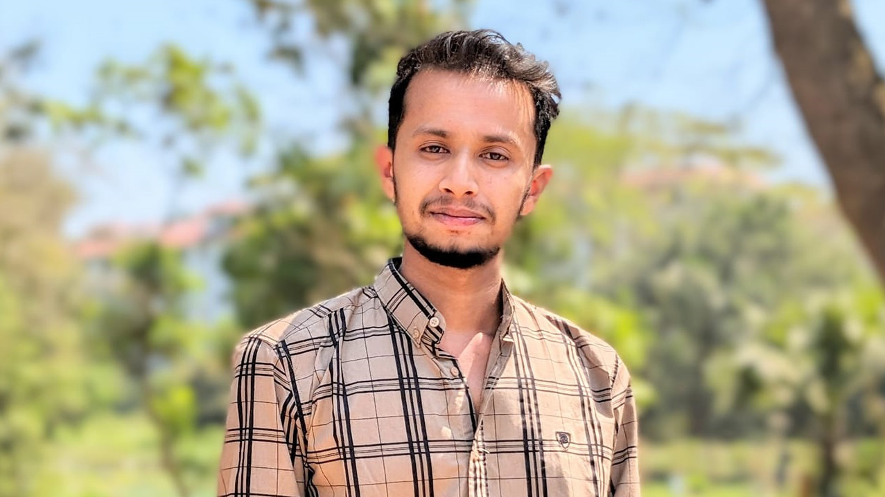 চকরিয়ায় বৈদ্যুতিক খুঁটিতে প্রাইভেট কারের ধাক্কা, কলেজশিক্ষার্থী নিহত