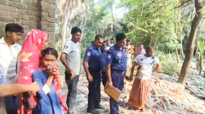 কলাপাড়ায় খাল থেকে অজ্ঞাত নারীর লাশ উদ্ধার