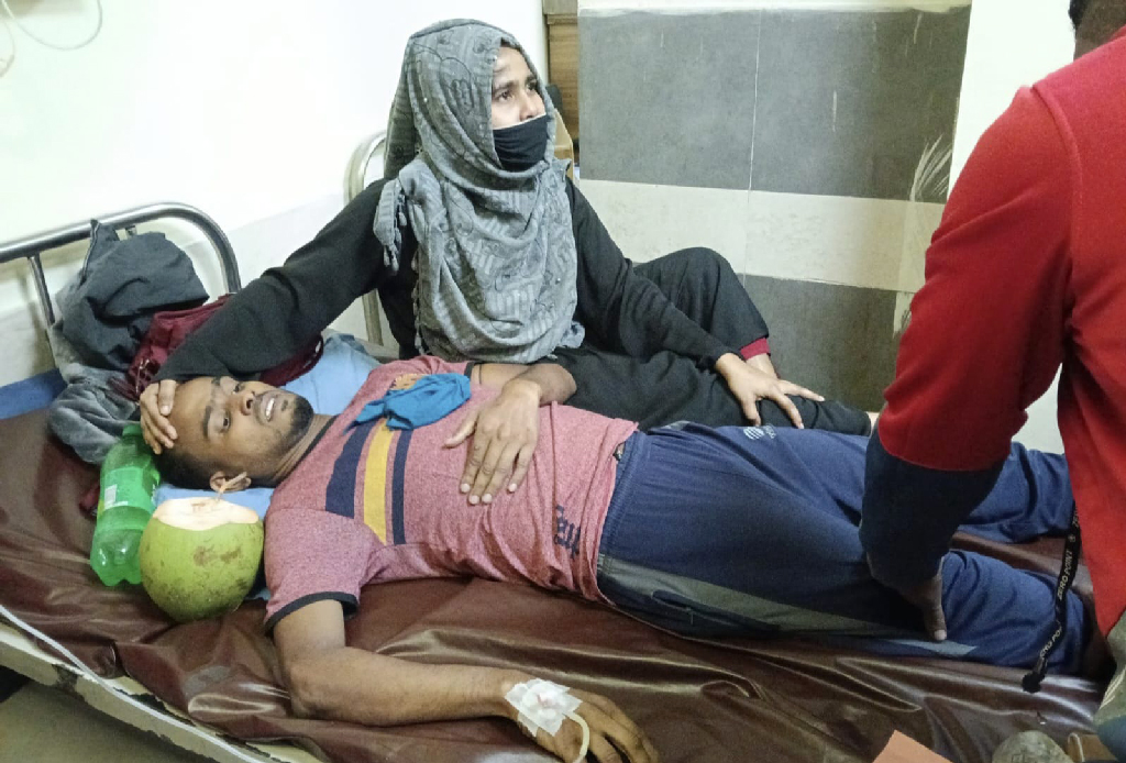 কালিয়াকৈরে দুই দিনে পোশাক কারখানার তিন শতাধিক শ্রমিক অসুস্থ, বন্ধ ঘোষণা