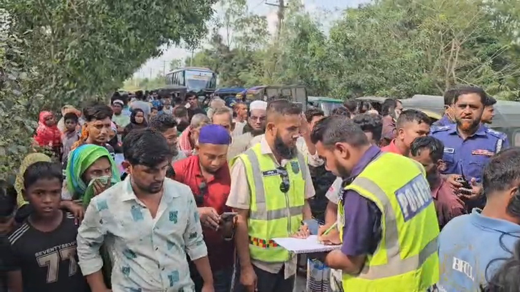 কিশোরগঞ্জে পিকআপ ভ্যান-মোটরসাইকেলের সংঘর্ষ, ২ তরুণ নিহত