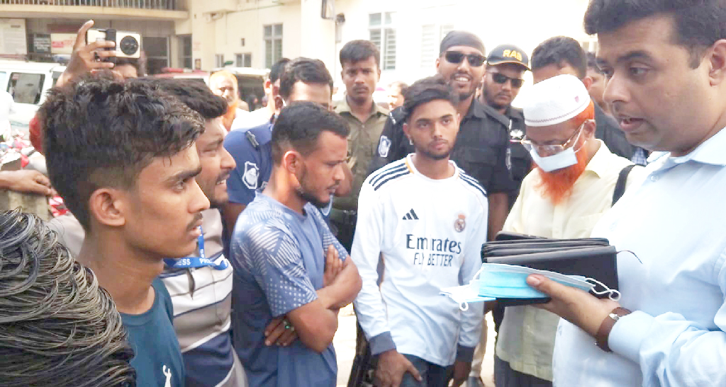 কুমেক হাসপাতালে দালাল চক্রের বিরুদ্ধে অভিযান, ১০ জনের কারাদণ্ড