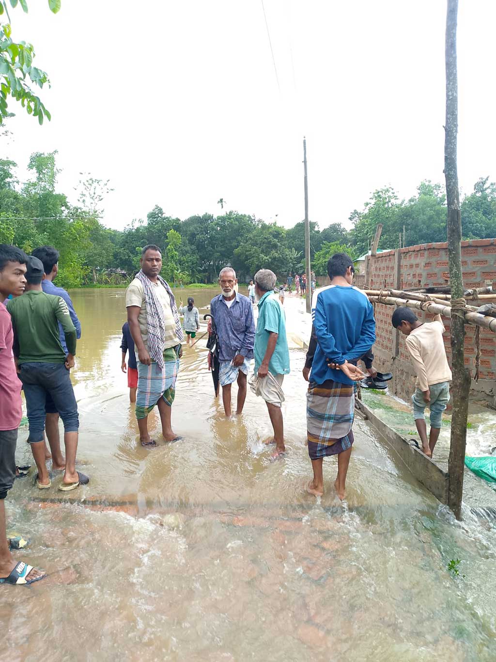কমলগঞ্জে বৃষ্টি ও পাহাড়ি ঢলে দুই গ্রাম প্লাবিত