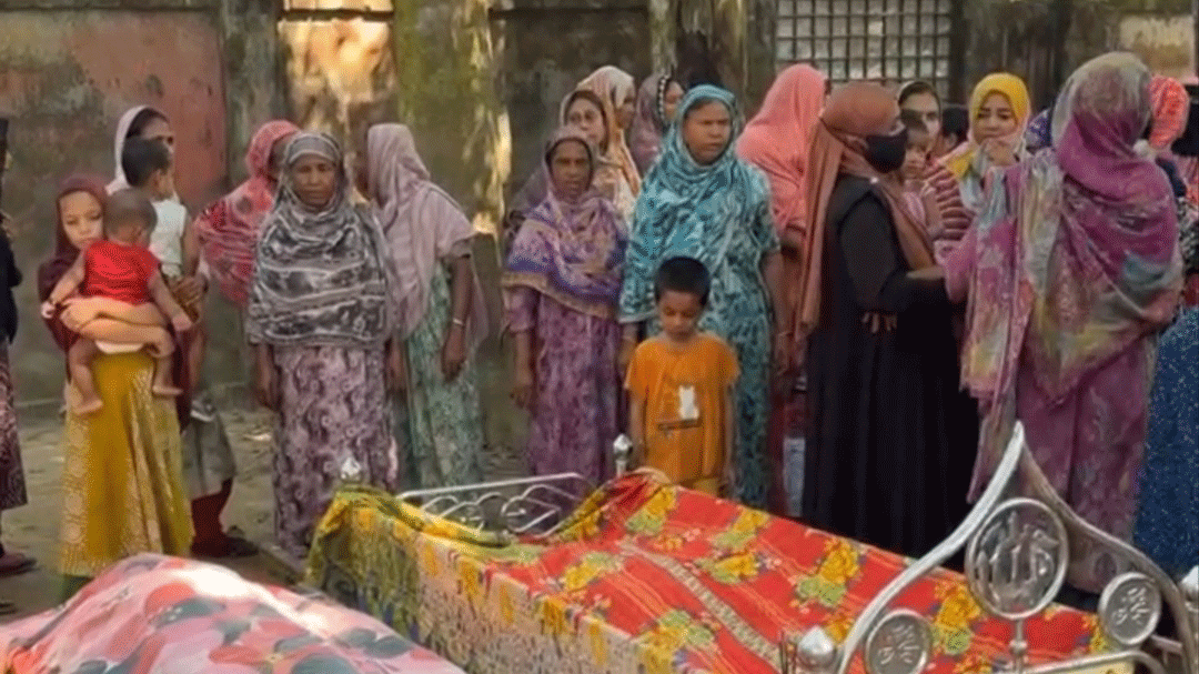 দাউদকান্দিতে গাড়িচাপায় স্বামী-স্ত্রীর মৃত্যু