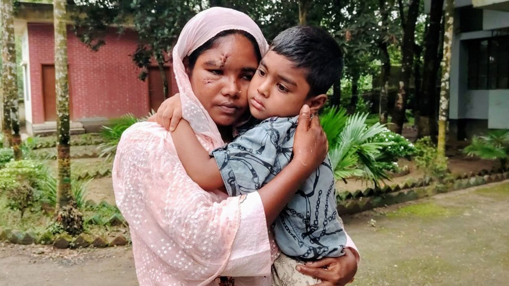 ৮ মাস পর বুকের ধন ফিরে পাওয়ার আনন্দ বিষাদে রূপ নেয় জরিনার
