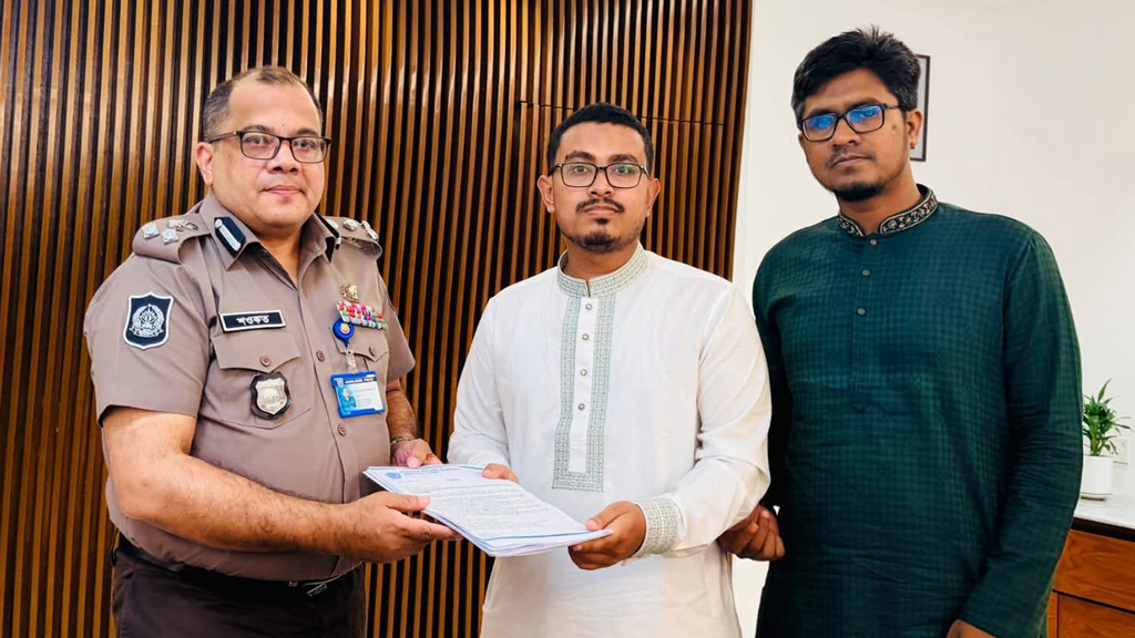 সিটি কলেজে সংঘর্ষে পুলিশের নীরবতা নিয়ে অভিযোগ, কমিশনারকে স্মারকলিপি দিল শিবির