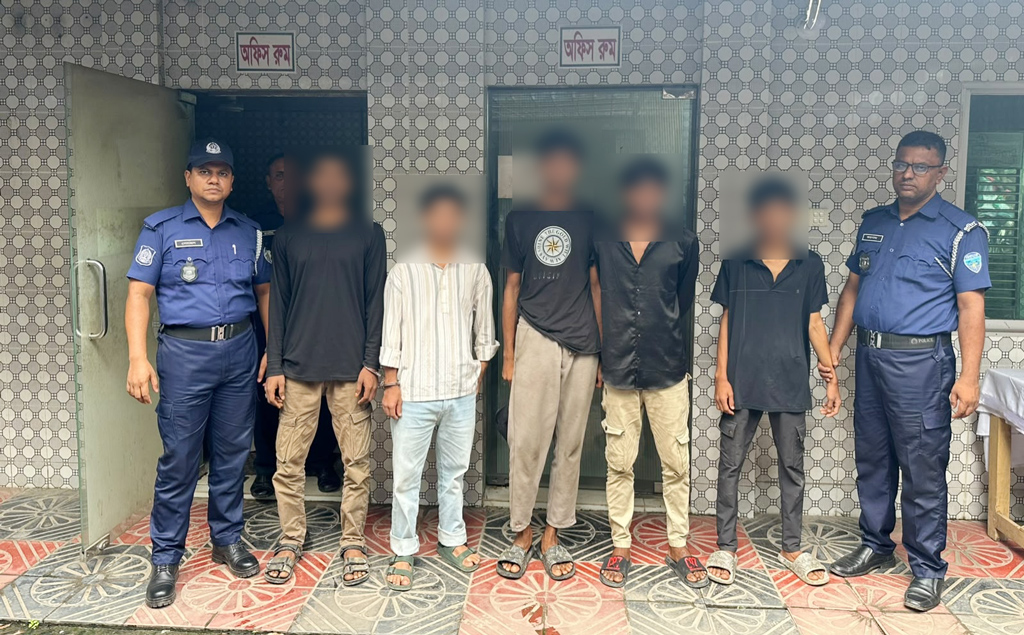 কুমিল্লায় তিনটি কিশোর গ্যাংয়ের ৫ মূলহোতা গ্রেপ্তার
