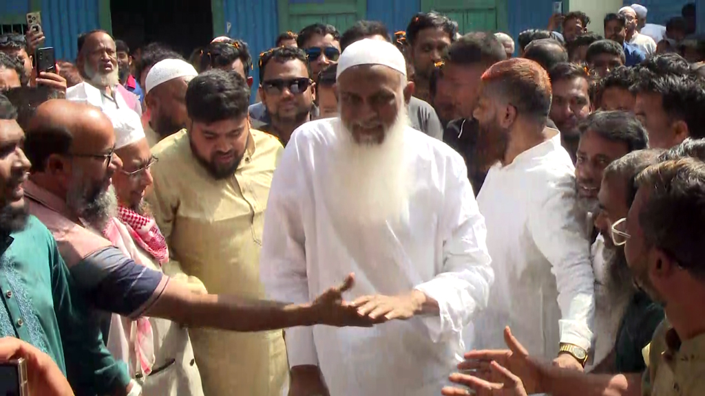 দ্রব্যমূল্য নিয়ন্ত্রণের বাইরে যেতে দেওয়া হবে না: ধর্মমন্ত্রী