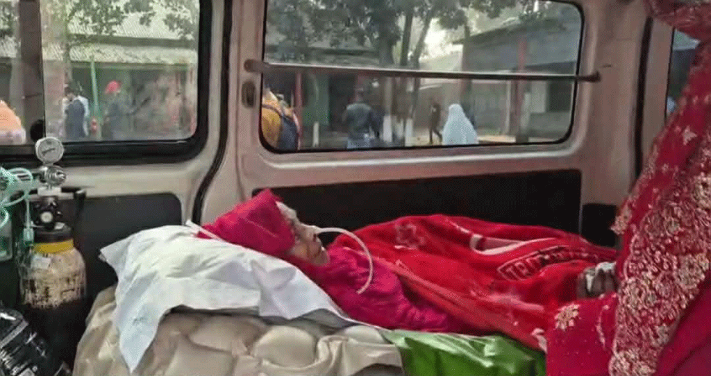 অ্যাম্বুলেন্সে শুয়ে ভোটকেন্দ্রে প্রার্থীর মা, ভোট দিয়ে আবার হাসপাতালে
