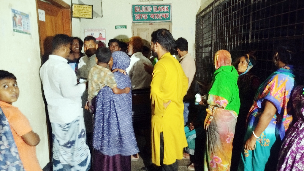 কুষ্টিয়ায় ‘পাগলা’ কুকুরের কামড়ে ৪৫ জন আহত, ৪০ মিনিটে হাসপাতালে ২৫