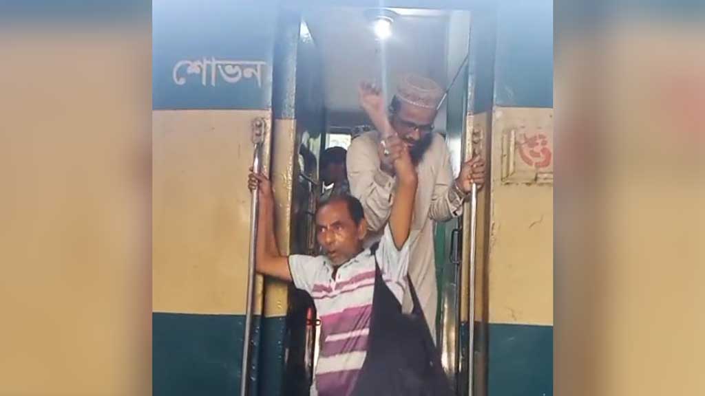 কামারখন্দে সাংবাদিককে হেনস্তা, মোবাইল ফোন কেড়ে নিয়ে মোছা হলো ভিডিও