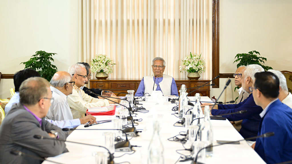 প্রধান উপদেষ্টার সঙ্গে ঐকমত্য কমিশনের বৈঠক
