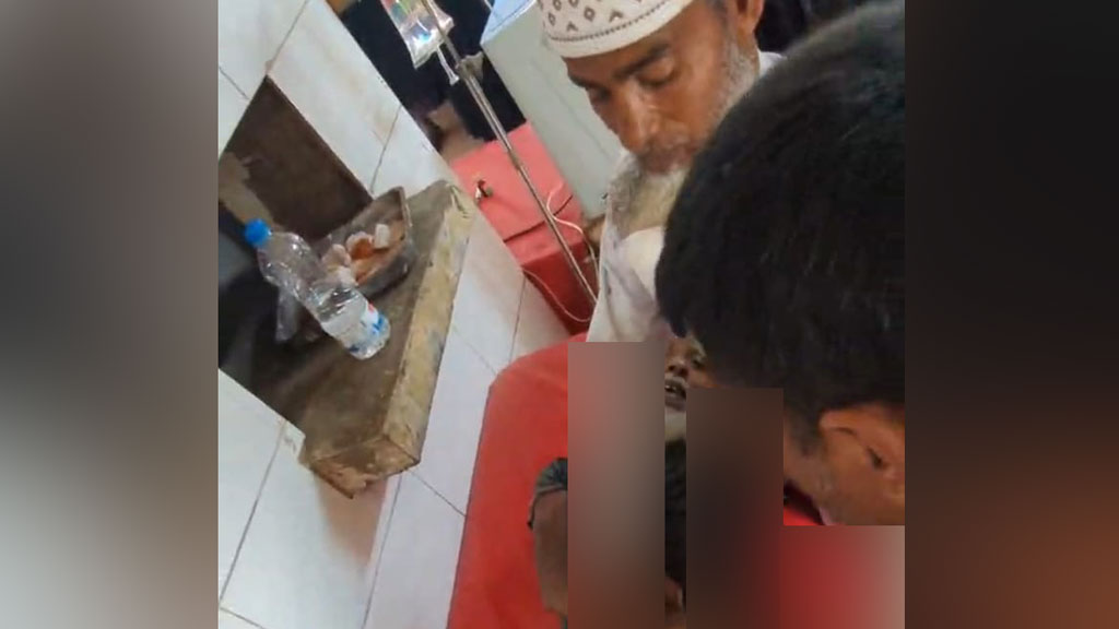 বিচ্ছিন্ন কবজি নিয়ে থানায় কৃষক, অভিযোগ পুলিশ সদস্যের বিরুদ্ধে