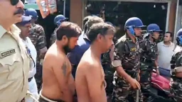 কলকাতায় এবার সেই কিশোরীর বাবা-মামা ও ভাইকে খালি গায়ে ঘোরাল পুলিশ