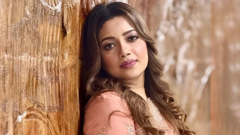 সংসার ভাঙল কনার, বিচ্ছেদ হয়নি লিখে আবার মুছে দিলেন ইফেতখার