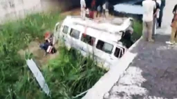 ভারতের রাজস্থানে বাস খাদে পড়ে ৫ নারীসহ নিহত ৮, আহত ১৭