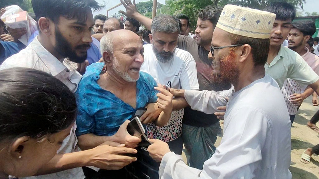 কোটালীপাড়ায় ছাত্রীকে কুপ্রস্তাব, প্রধান শিক্ষককে গণপিটুনি