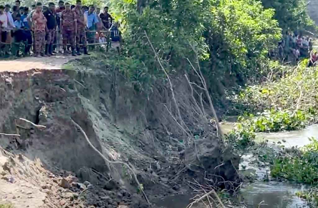 কচুরিপানা পরিষ্কার করতে নেমে নারীর মৃত্যু: নিখোঁজ ১, আহত ১