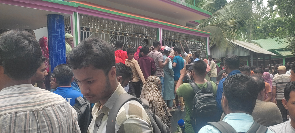 তিন শিশুসন্তান, স্ত্রী ও শ্যালককে গলা কেটে হত্যা: ফোনে ঘাতক বাবার স্বীকারোক্তি
