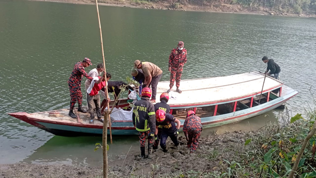 নিখোঁজের ৪২ ঘণ্টা পর কর্ণফুলী নদীতে ভেসে উঠল ২ পর্যটকের লাশ