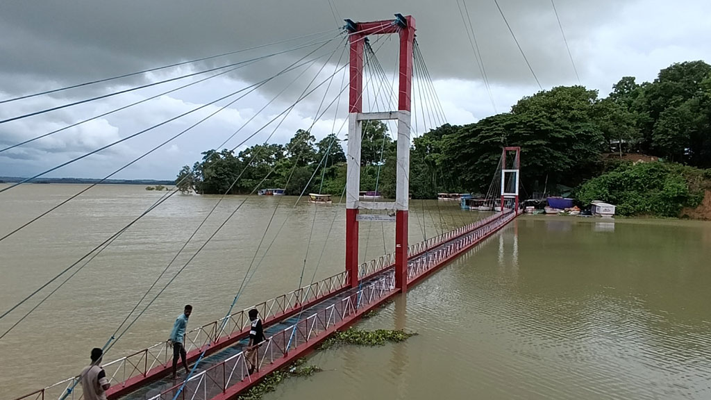 কাপ্তাই হ্রদের পানি বৃদ্ধি, ডুবে গেছে ঝুলন্ত সেতু