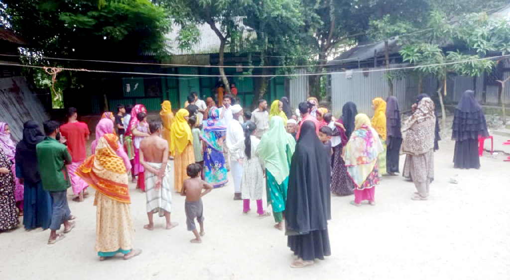 সৎমাকে কুপিয়ে হত্যার অভিযোগ যুবকের বিরুদ্ধে