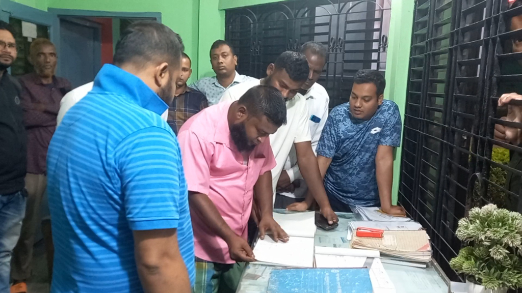 পঞ্চগড়ে অবৈধভাবে তেল মজুতে ব্যবসায়ীর কারাদণ্ড