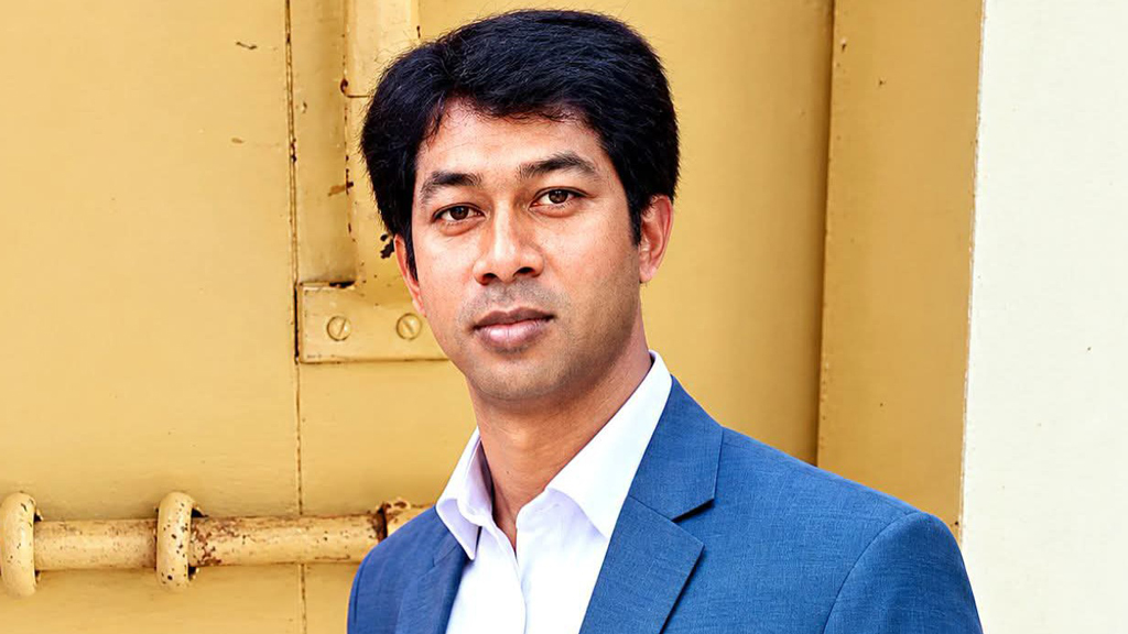 কর্মকর্তা-কর্মচারীকে পেটালেন পৌরসভার সিইও, রোববারের মধ্যে অপসারণের ঘোষণা ডিসির