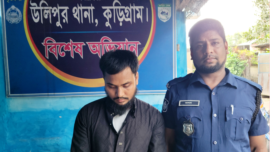 মাদ্রাসায় শিশুছাত্রকে ধর্ষণ, শিক্ষককে পিটুনি দিয়ে পুলিশে দিল গ্রামবাসী