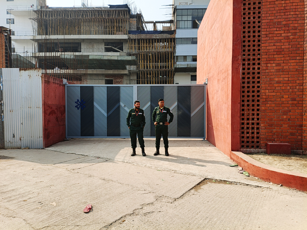 টঙ্গীতে পোশাক কারখানার অর্ধশতাধিক নারী শ্রমিক অসুস্থ