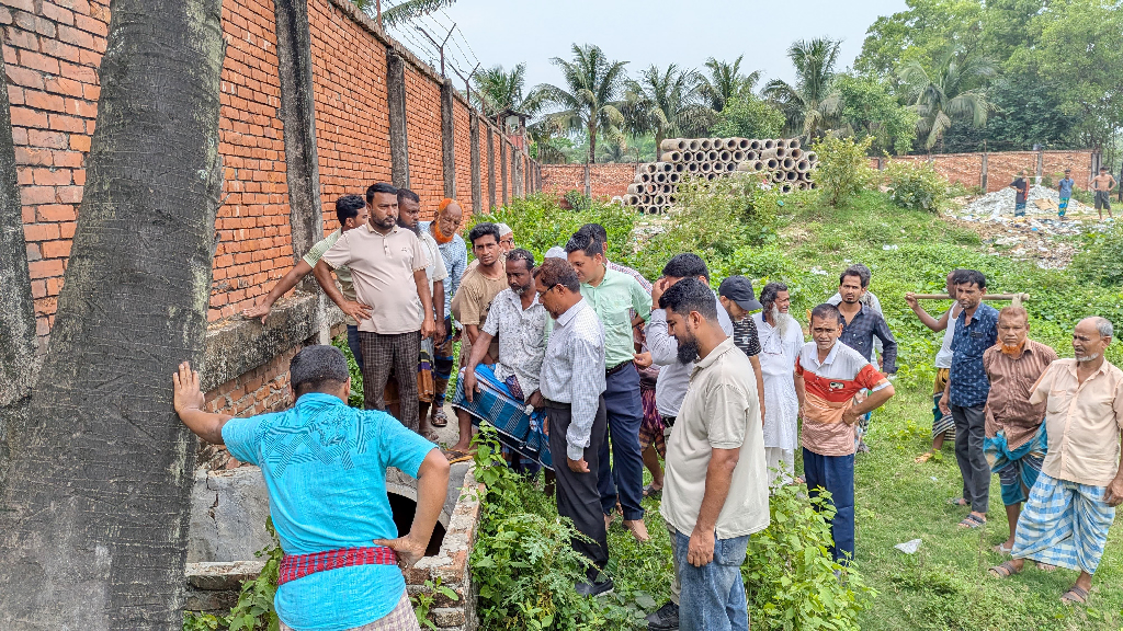 ভালুকায় টেক্সটাইল কারখানার বর্জ্য নিষ্কাশন লাইন সিলগালা
