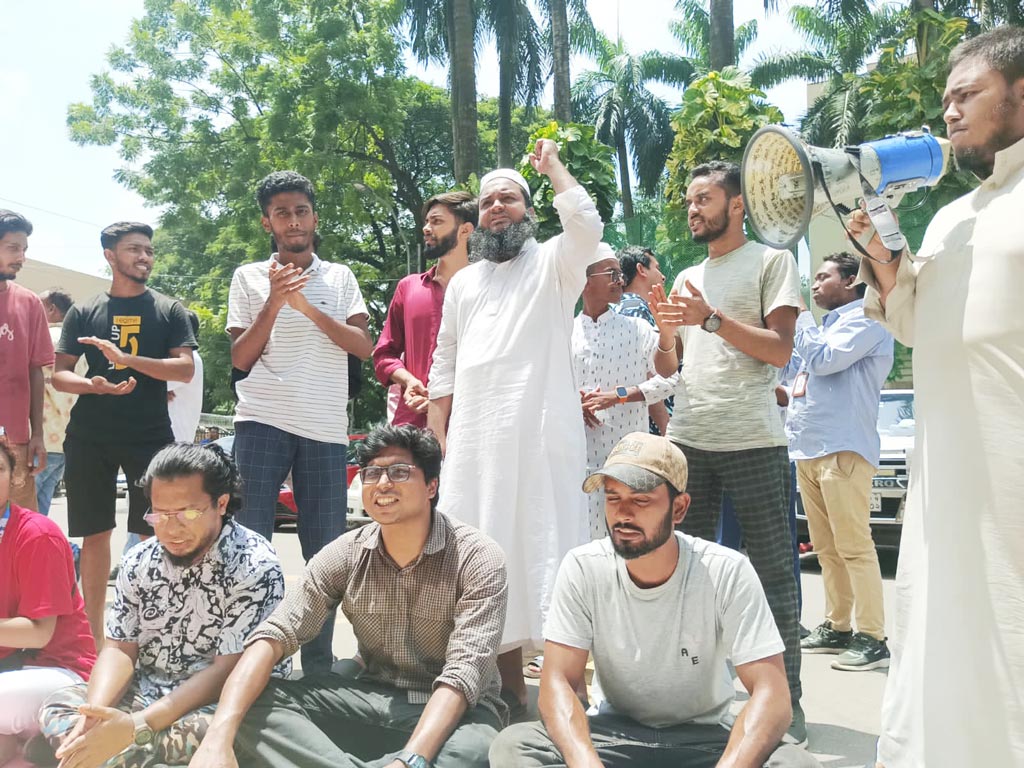 করোনায় ক্ষতিগ্রস্তদের জন্য চাকরিতে আবেদনের বয়সসীমা বৃদ্ধির দাবি